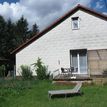 Semesterbostad In Ruhiger Lage In Der Naehe Zahlreicher Wanderrouten, Reitmoeglichkeit Wutha-Farnroda
